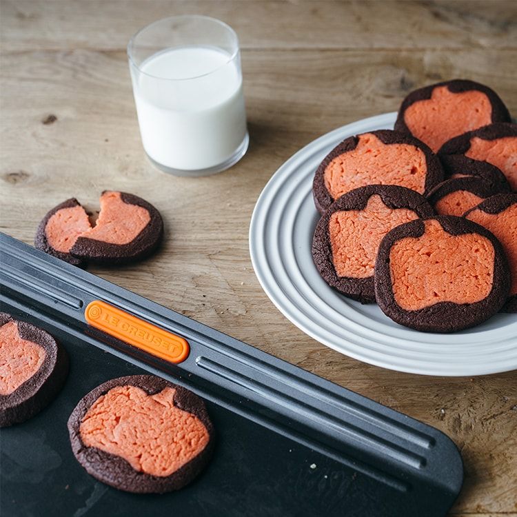 Le Creuset Toughened Non Stick Baking Sheet 31x1cm Kitchen Warehouse™